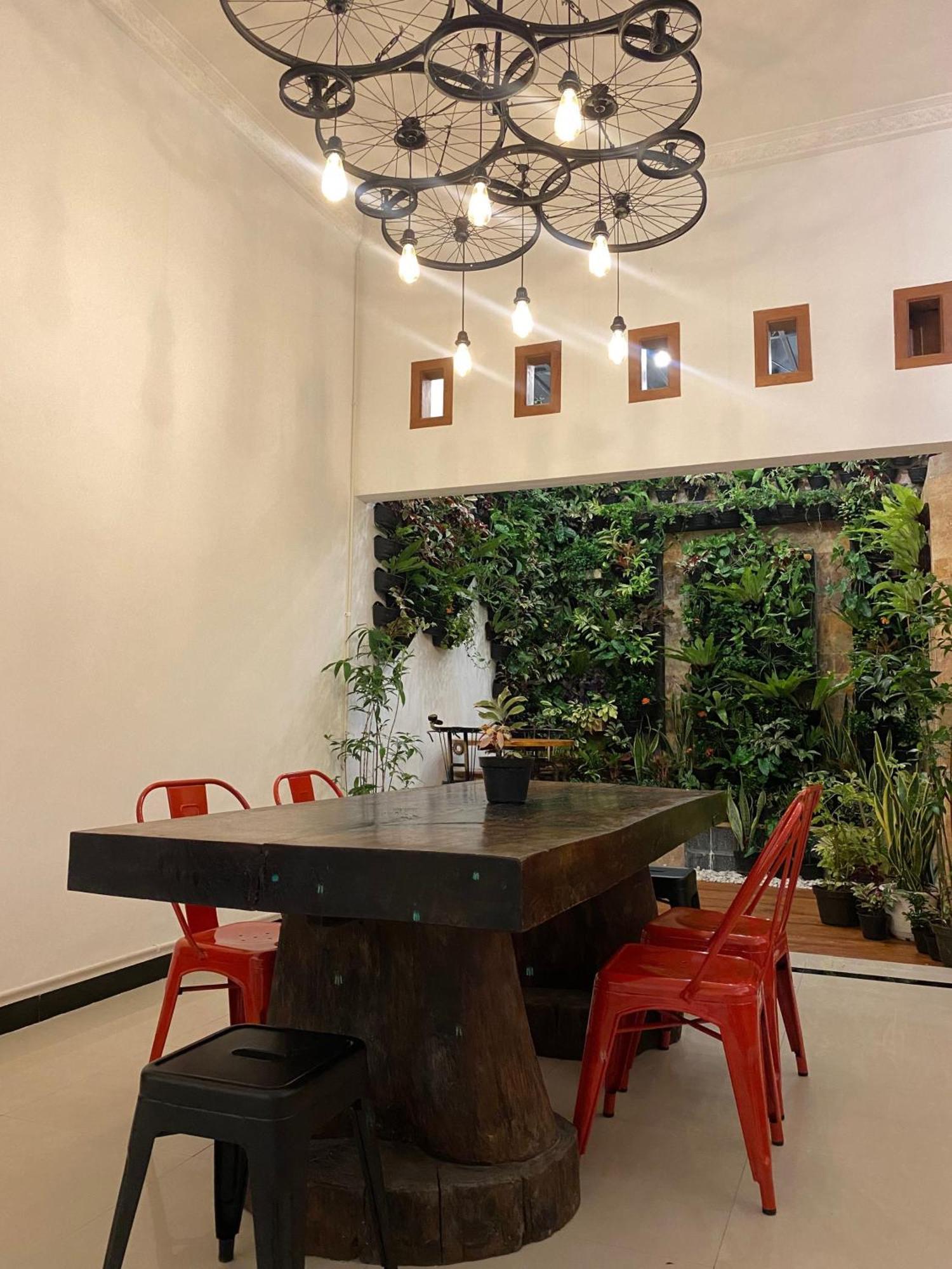 Revive By Snooze Hostel บันยูวังงี ภายนอก รูปภาพ